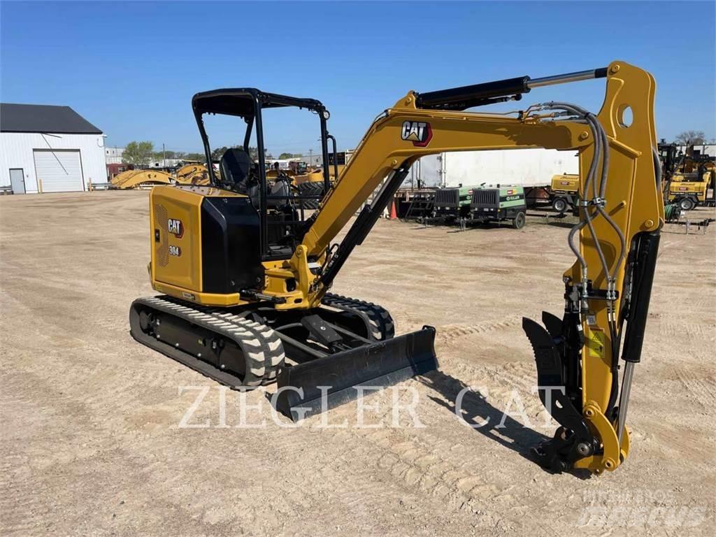 CAT 304 حفارات زحافة