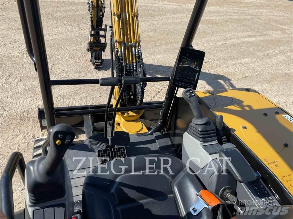 CAT 304 حفارات زحافة