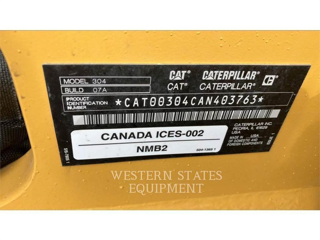 CAT 304 حفارات زحافة