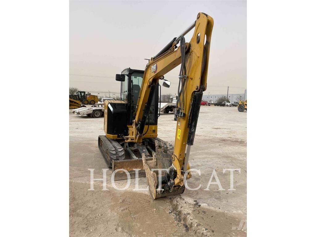 CAT 304 حفارات زحافة