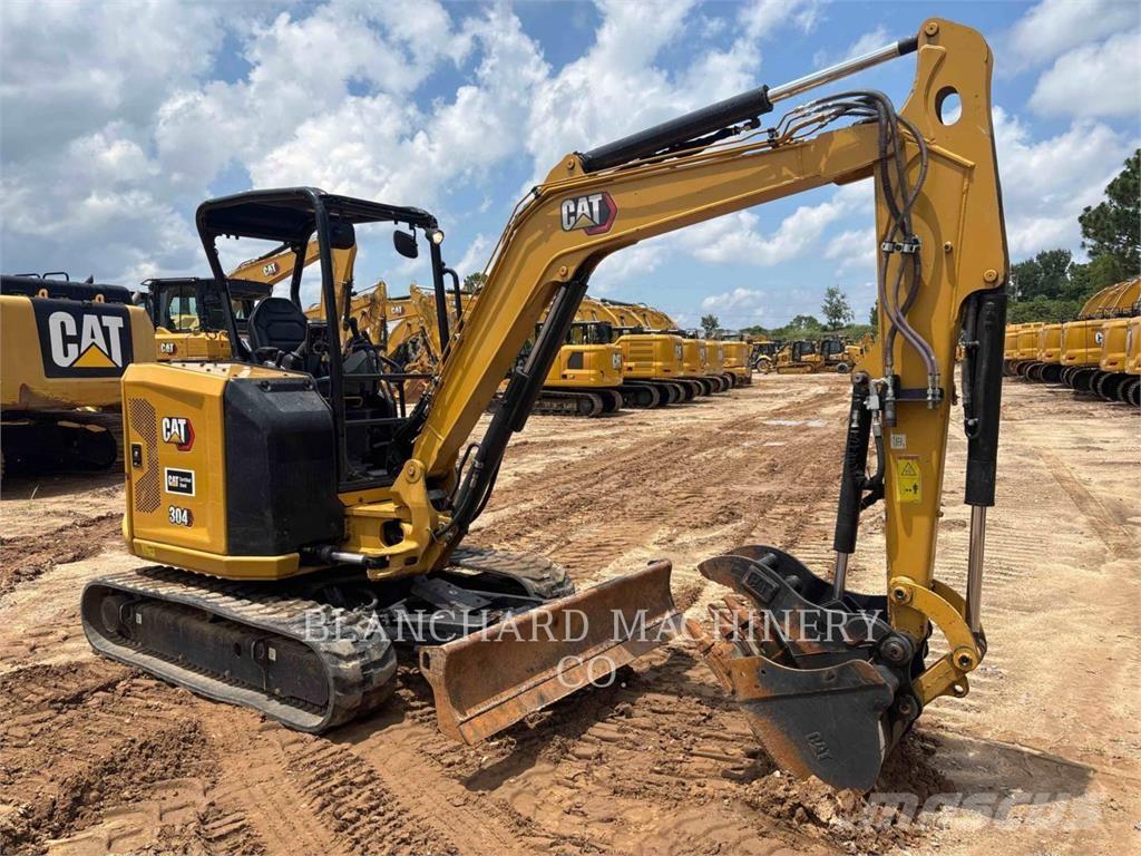 CAT 304 حفارات زحافة