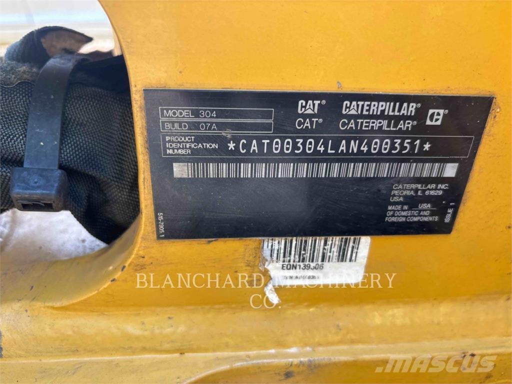 CAT 304 حفارات زحافة