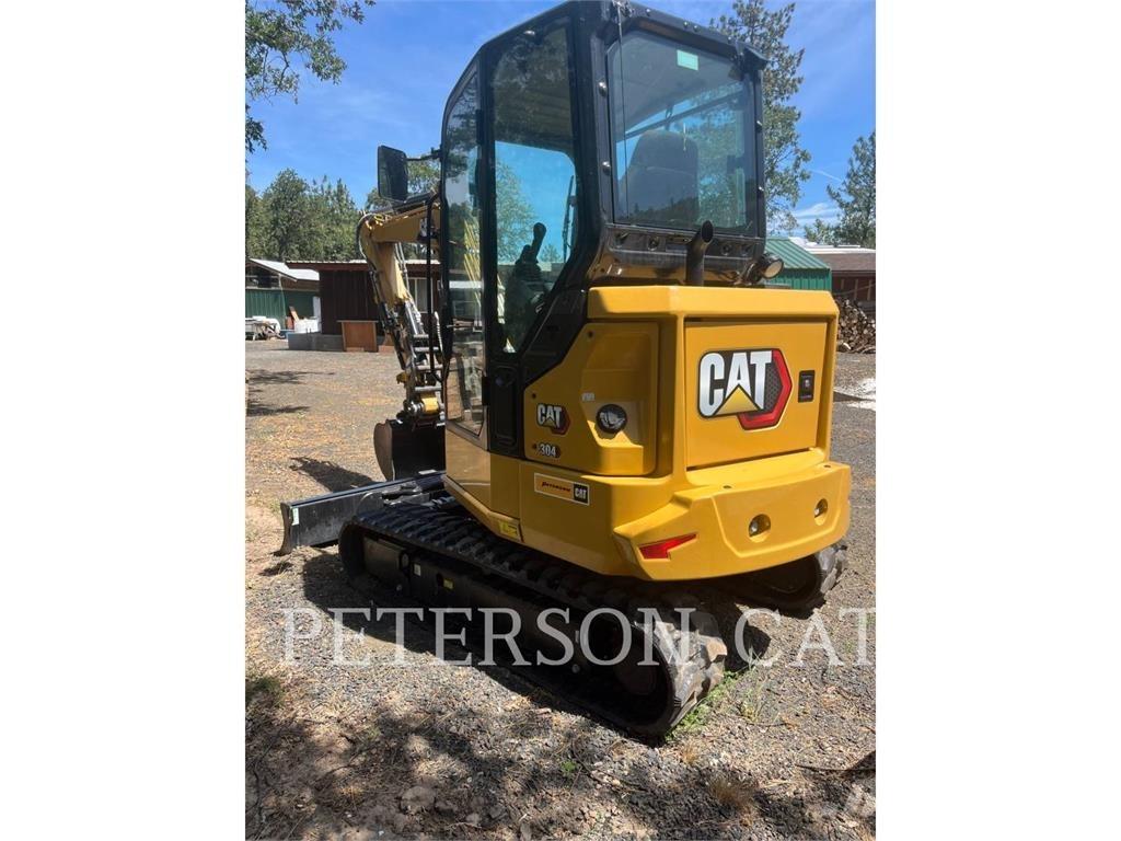 CAT 304 حفارات زحافة