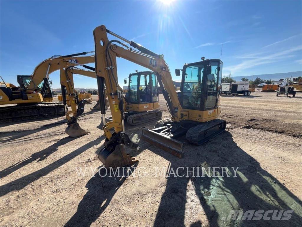 CAT 304 حفارات زحافة