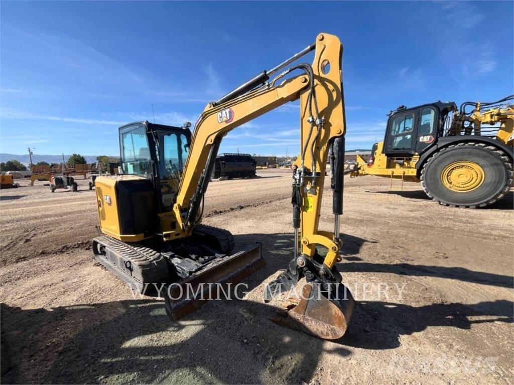 CAT 304 حفارات زحافة