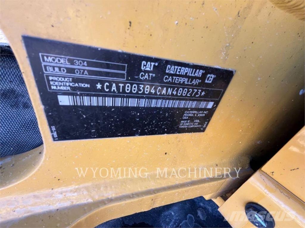 CAT 304 حفارات زحافة