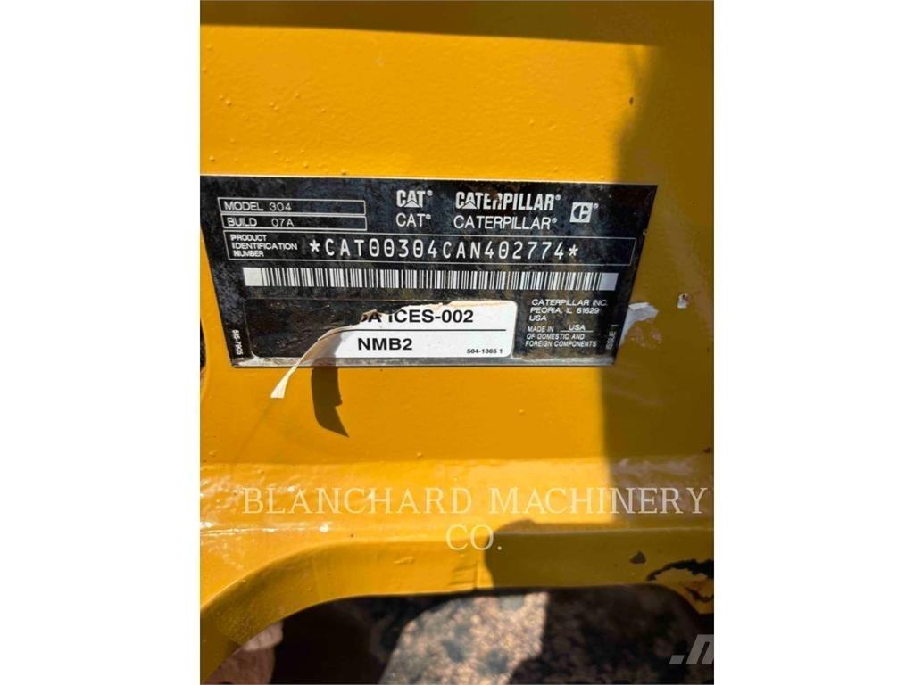 CAT 304 حفارات زحافة