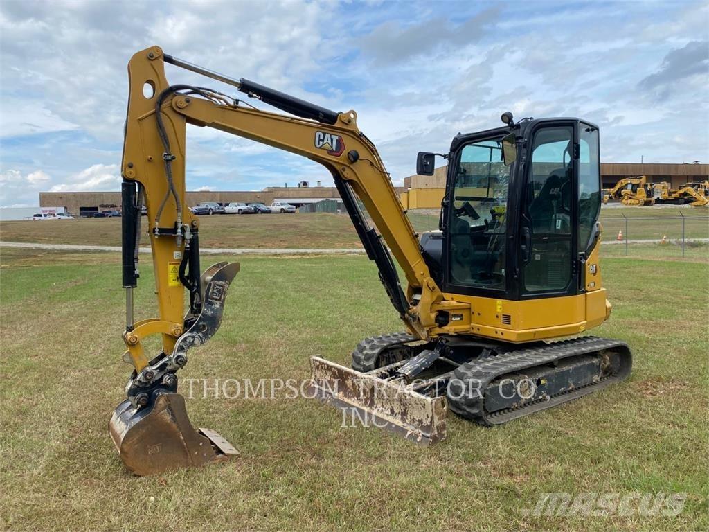 CAT 304 حفارات زحافة