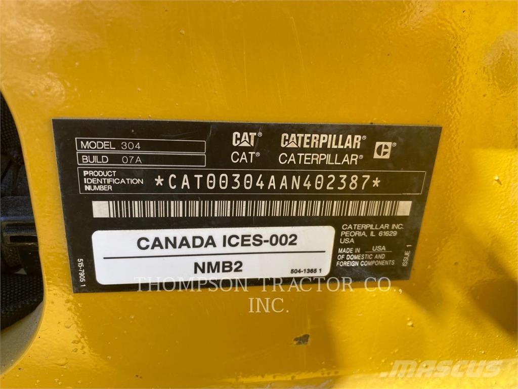 CAT 304 حفارات زحافة