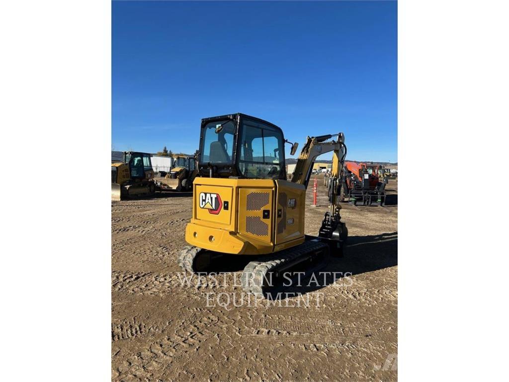 CAT 304 حفارات زحافة