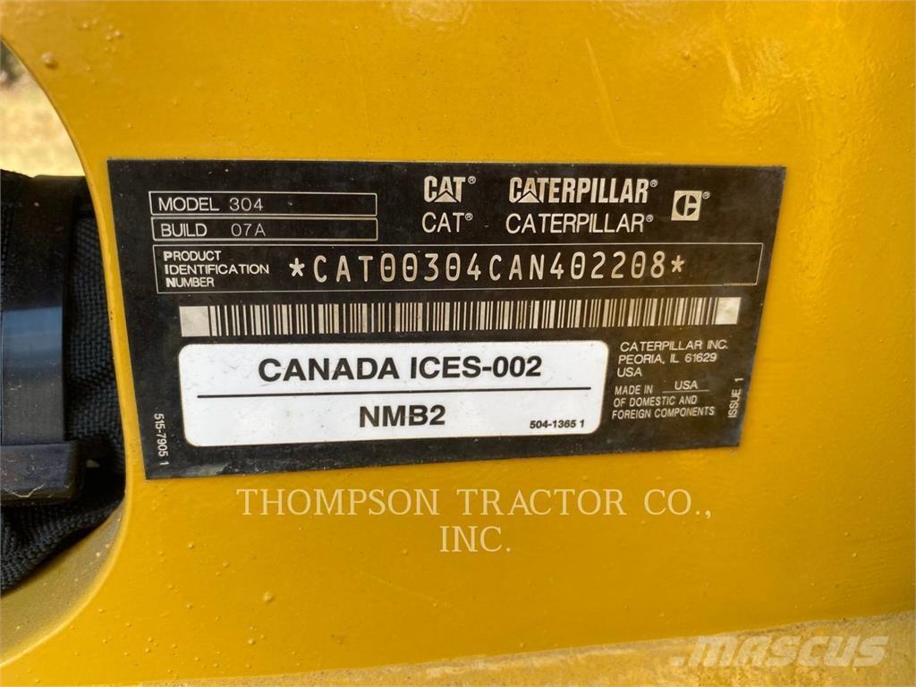 CAT 304 حفارات زحافة