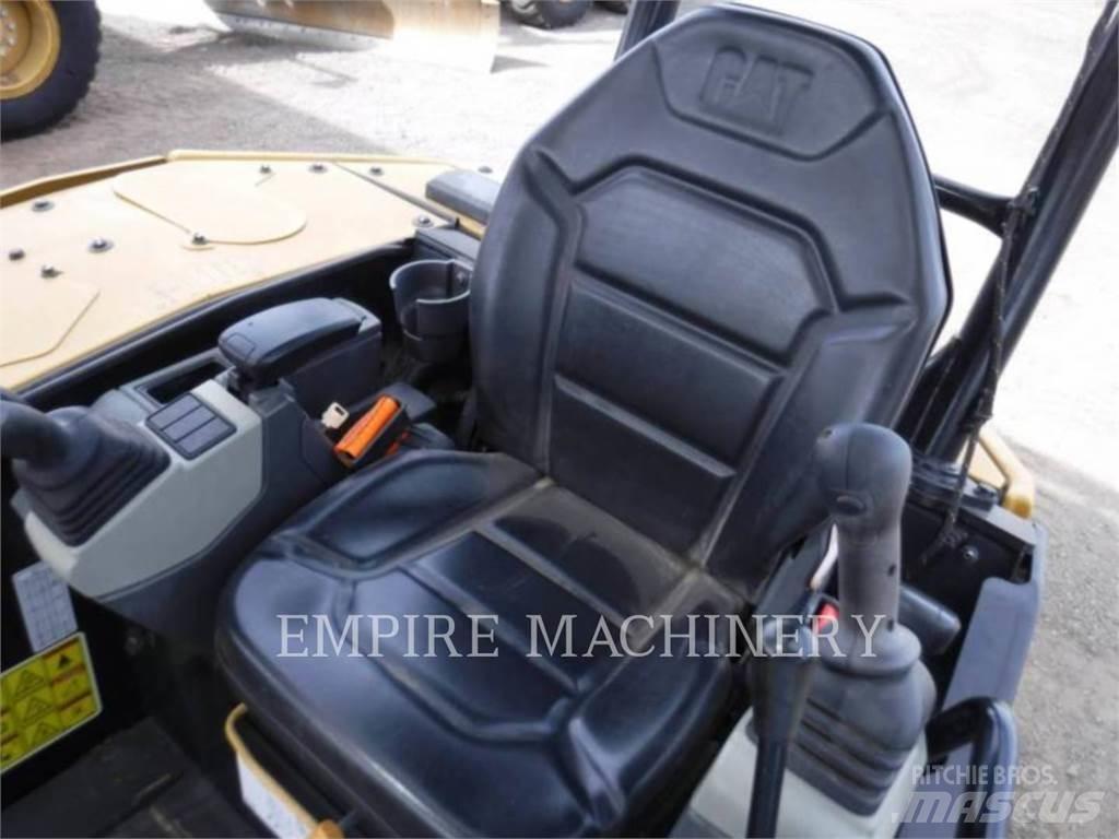 CAT 304-07 حفارات زحافة