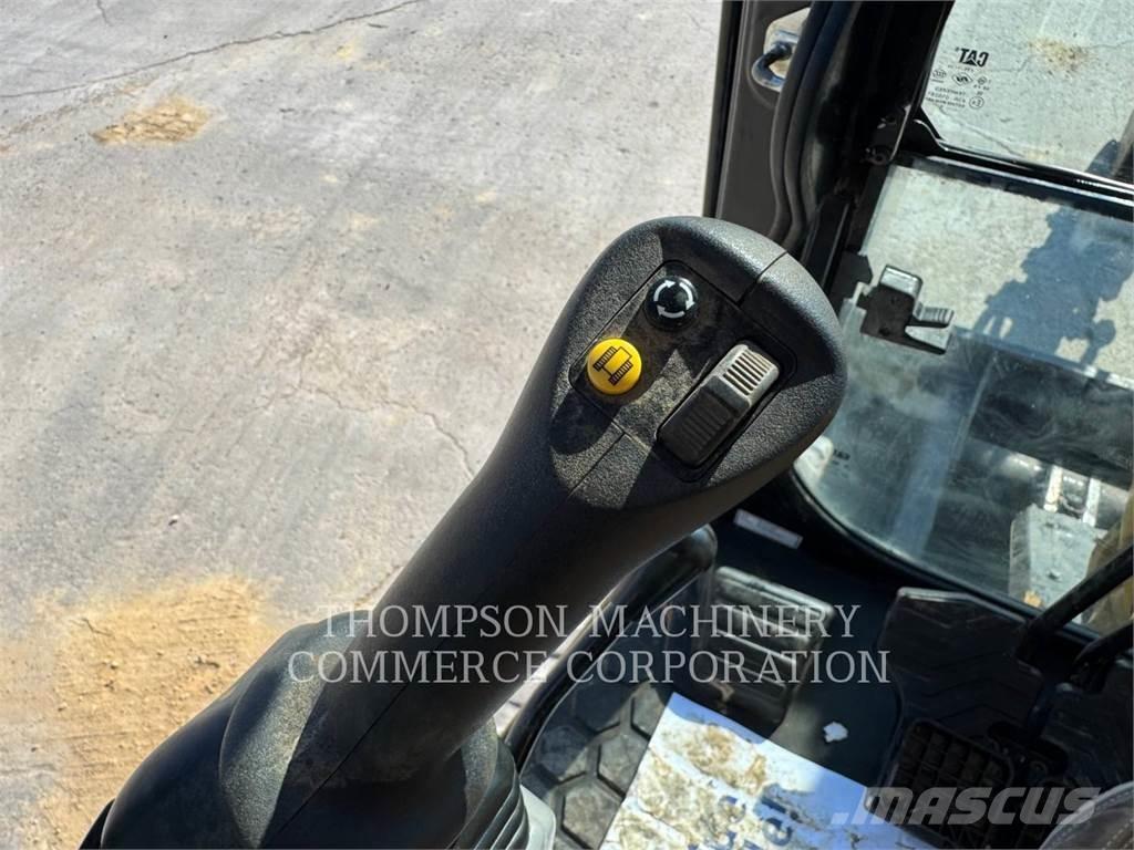 CAT 304-07 حفارات زحافة
