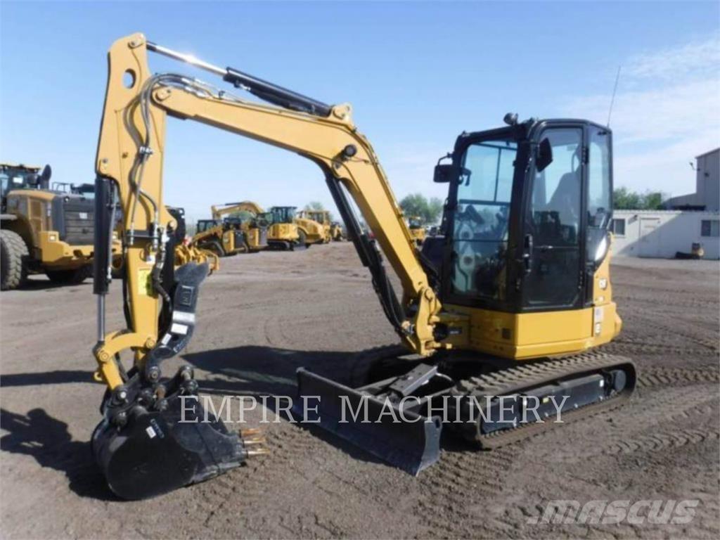 CAT 304-07 CAH حفارات زحافة