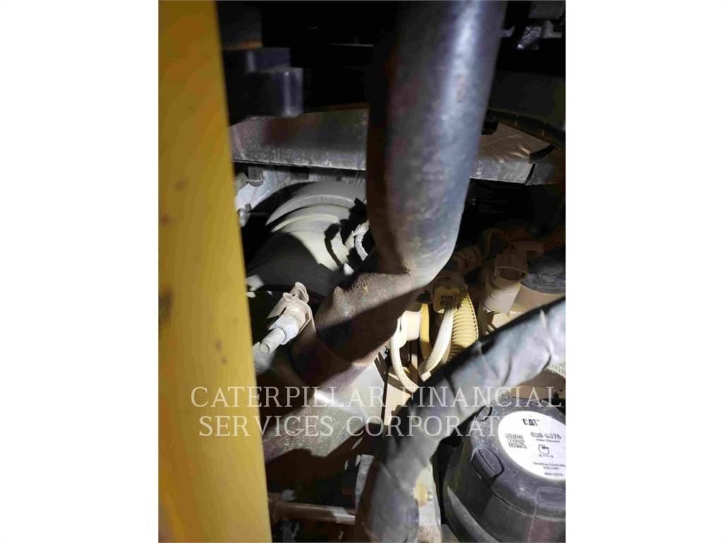 CAT 304 07A حفارات زحافة