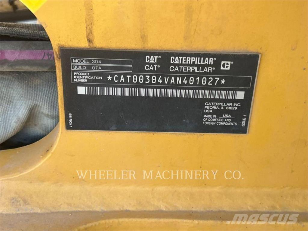 CAT 304 C1 TH حفارات زحافة