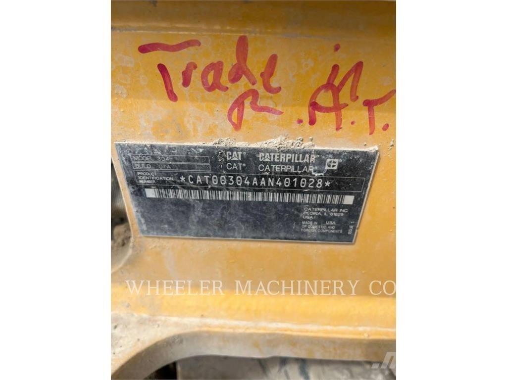 CAT 304 C1 TH حفارات زحافة