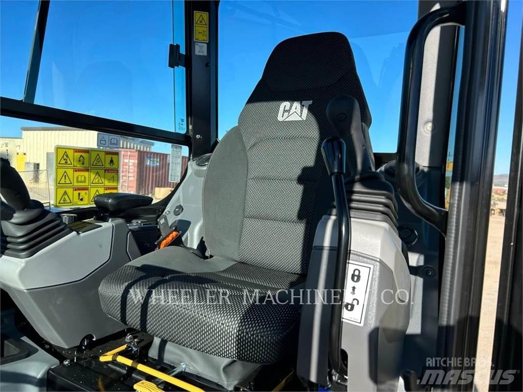 CAT 304 C3 TAQ حفارات زحافة