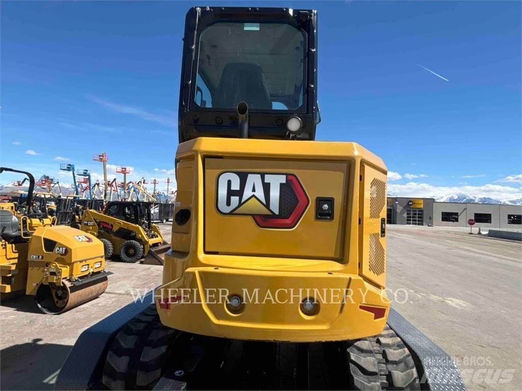 CAT 304 C3 TAQ حفارات زحافة
