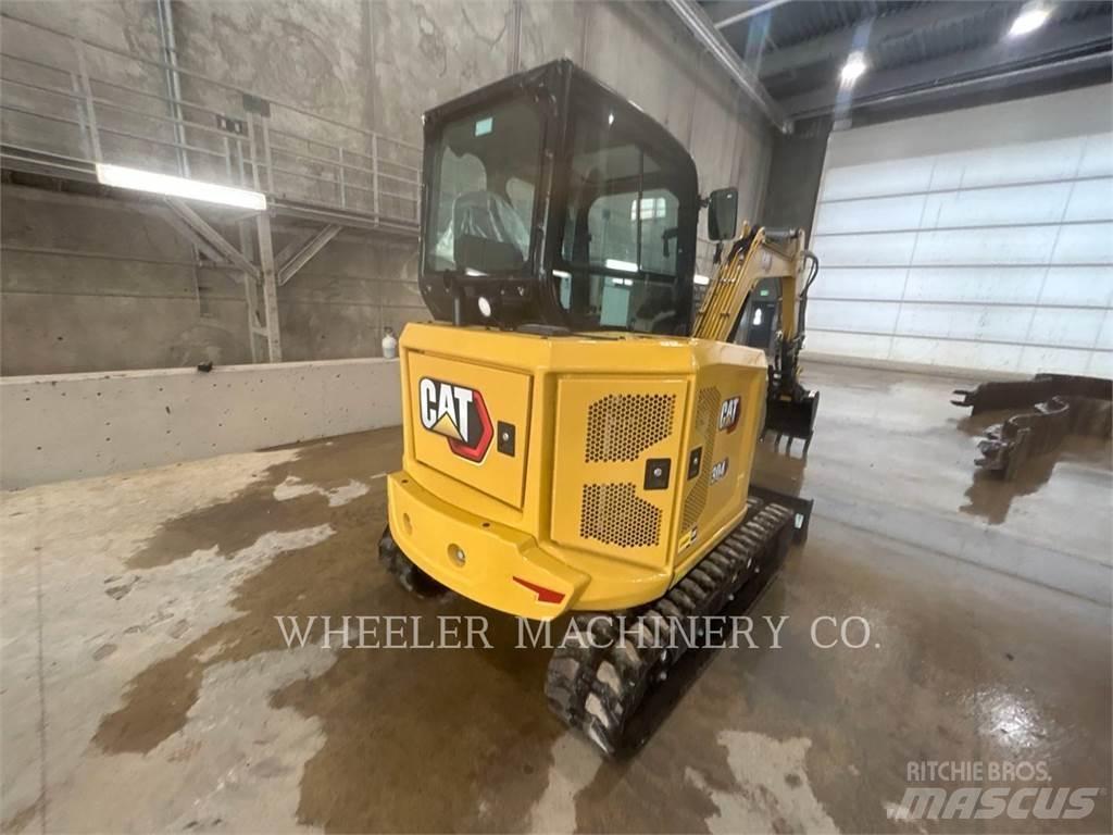CAT 304 C3 TH حفارات زحافة