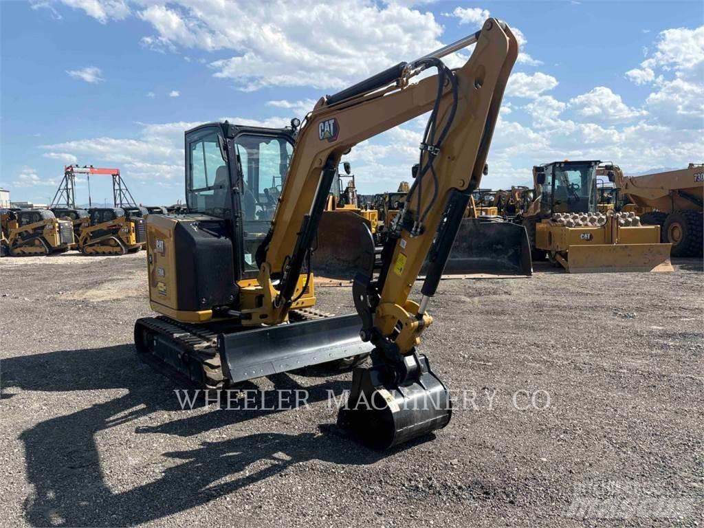 CAT 304 C3 TH حفارات زحافة