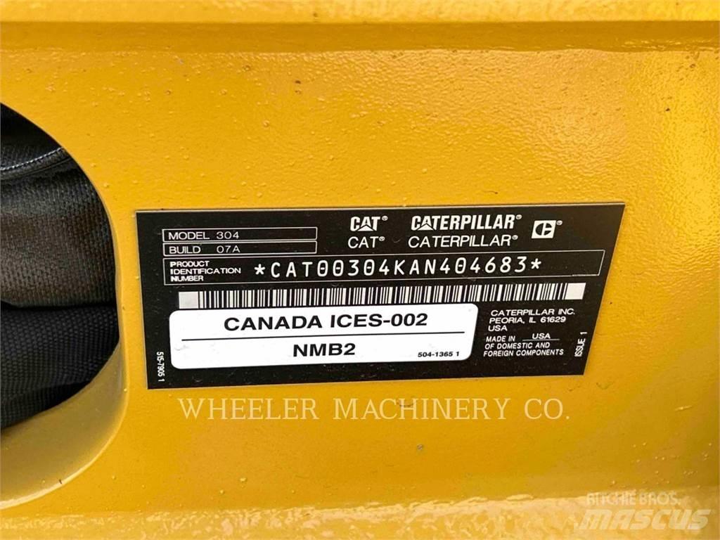 CAT 304 C3 TH حفارات زحافة