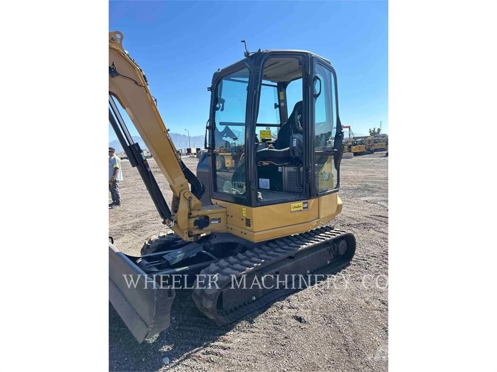 CAT 304 C3 TH حفارات زحافة