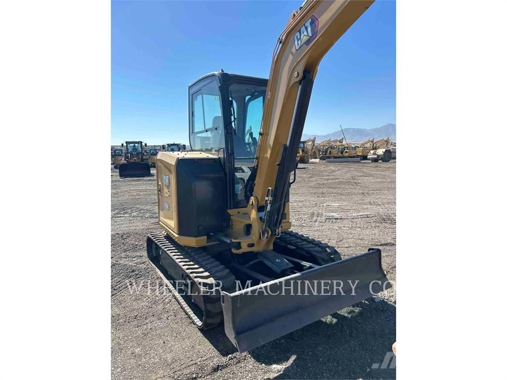 CAT 304 C3 TH حفارات زحافة