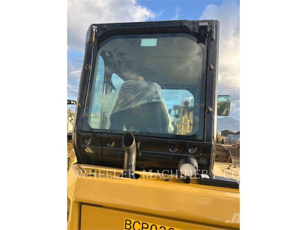 CAT 304 C3 TH حفارات زحافة