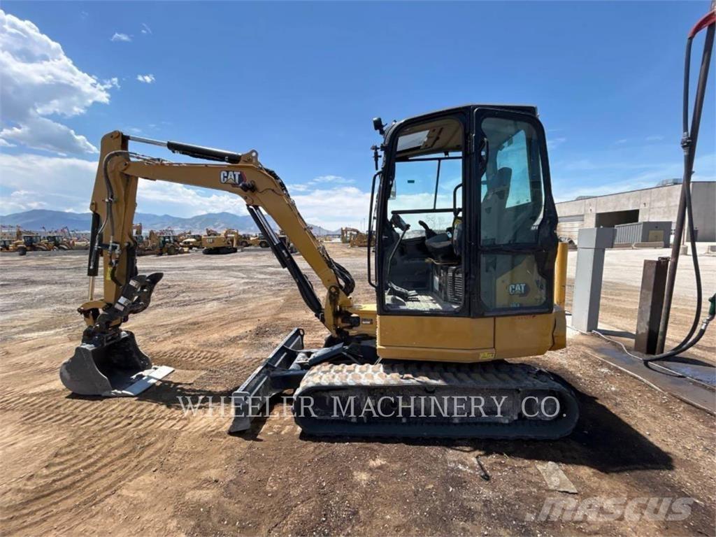 CAT 304 C3 TH حفارات زحافة
