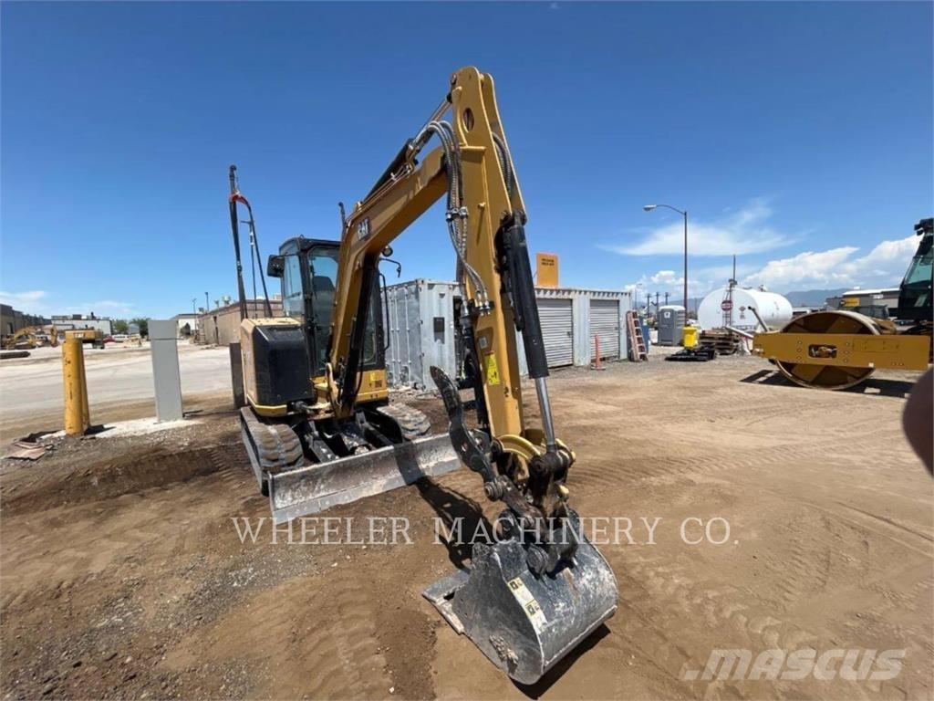 CAT 304 C3 TH حفارات زحافة