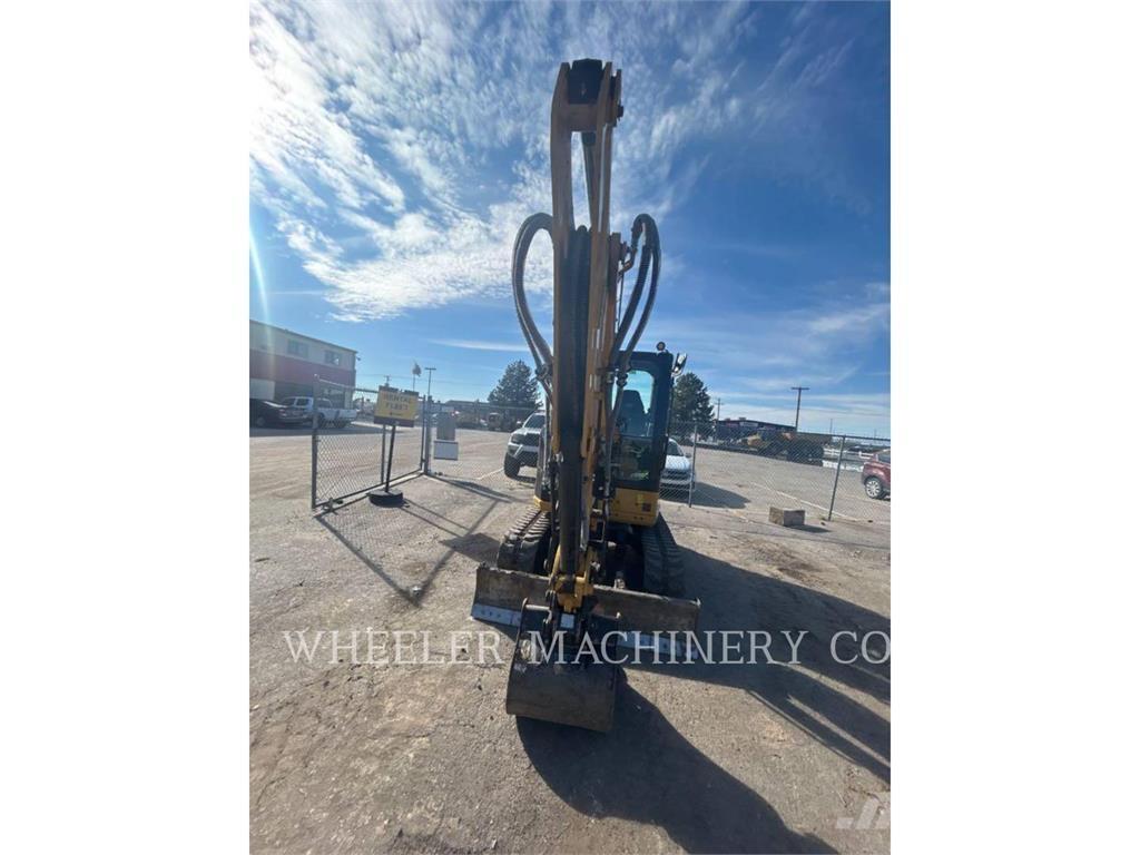 CAT 304 C3 TH حفارات زحافة