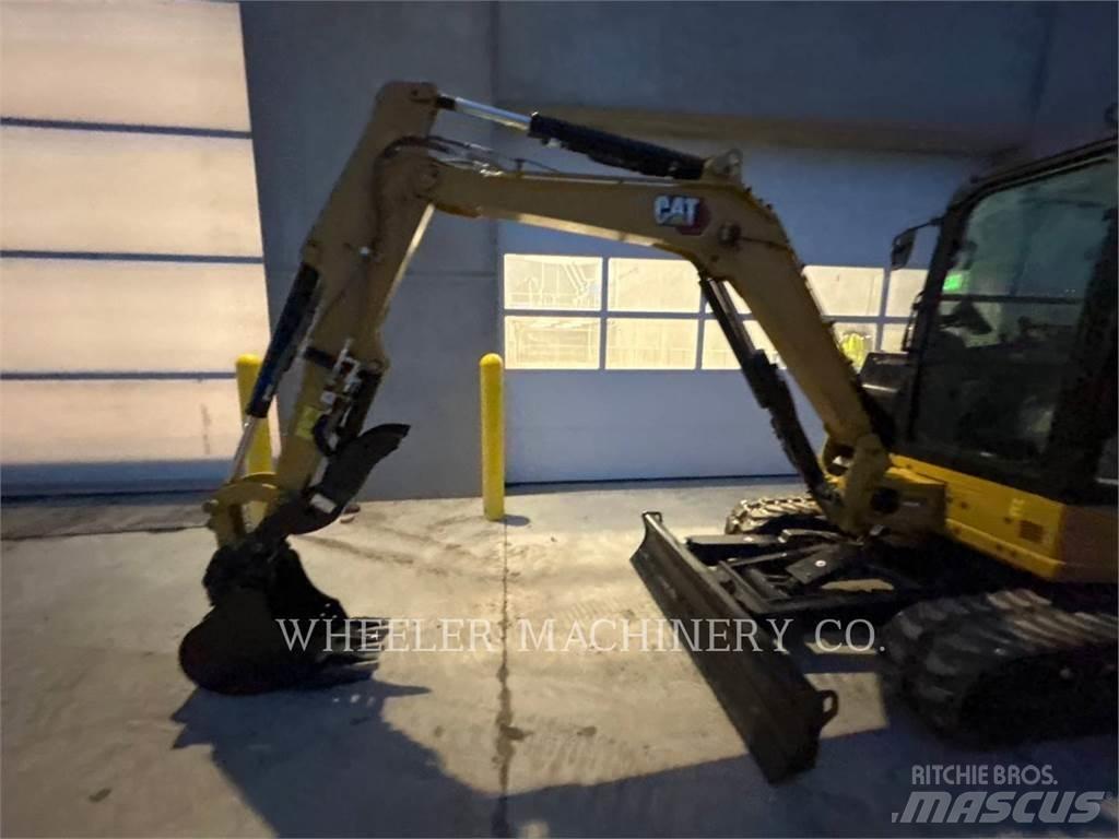 CAT 304 C3 THA حفارات زحافة