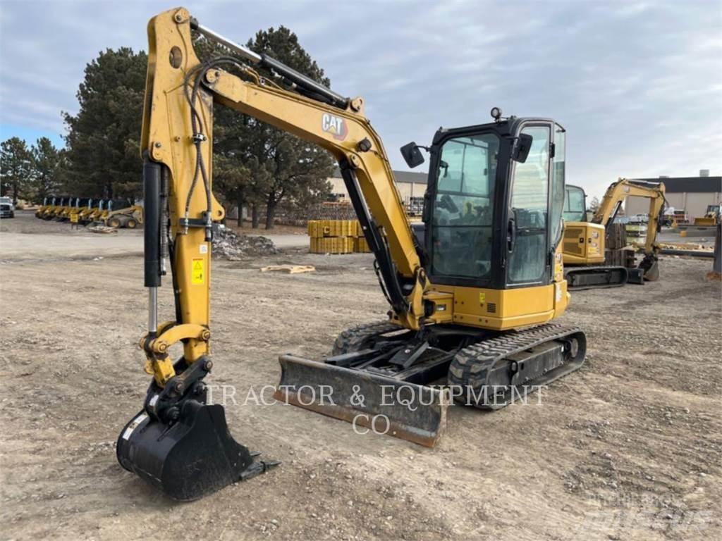 CAT 304 CRCB حفارات زحافة