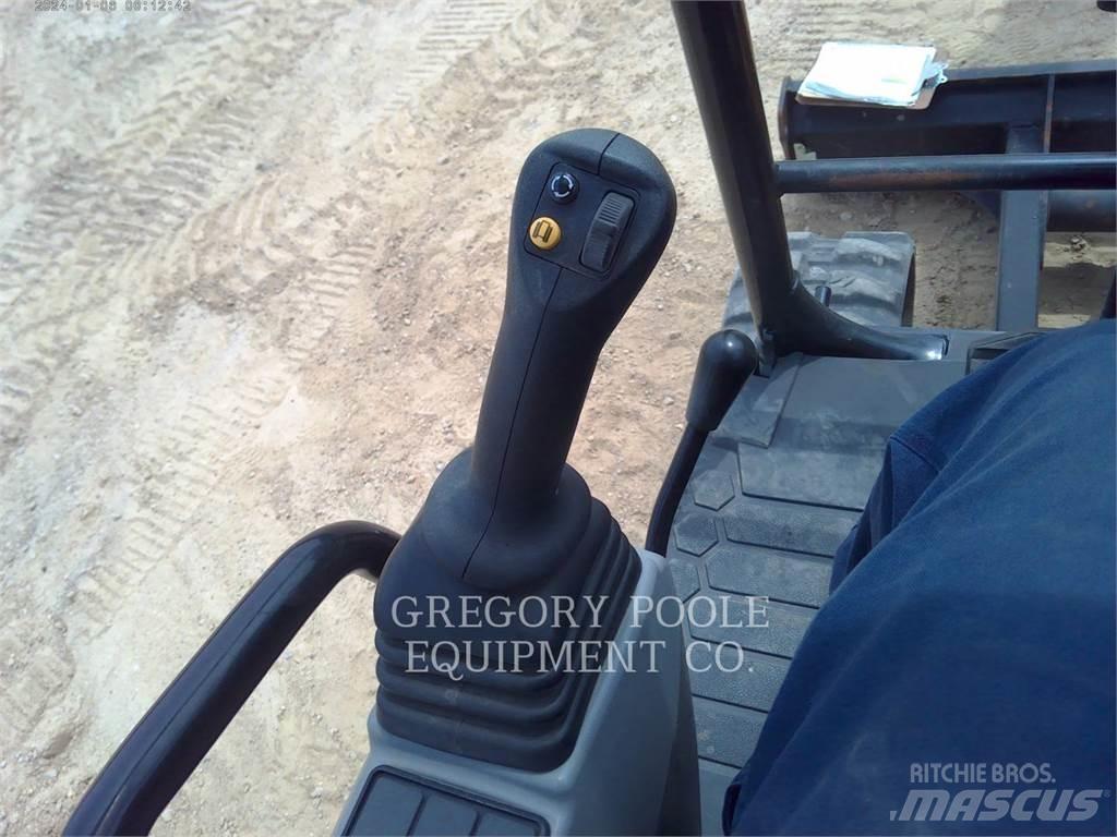 CAT 30407 حفارات زحافة