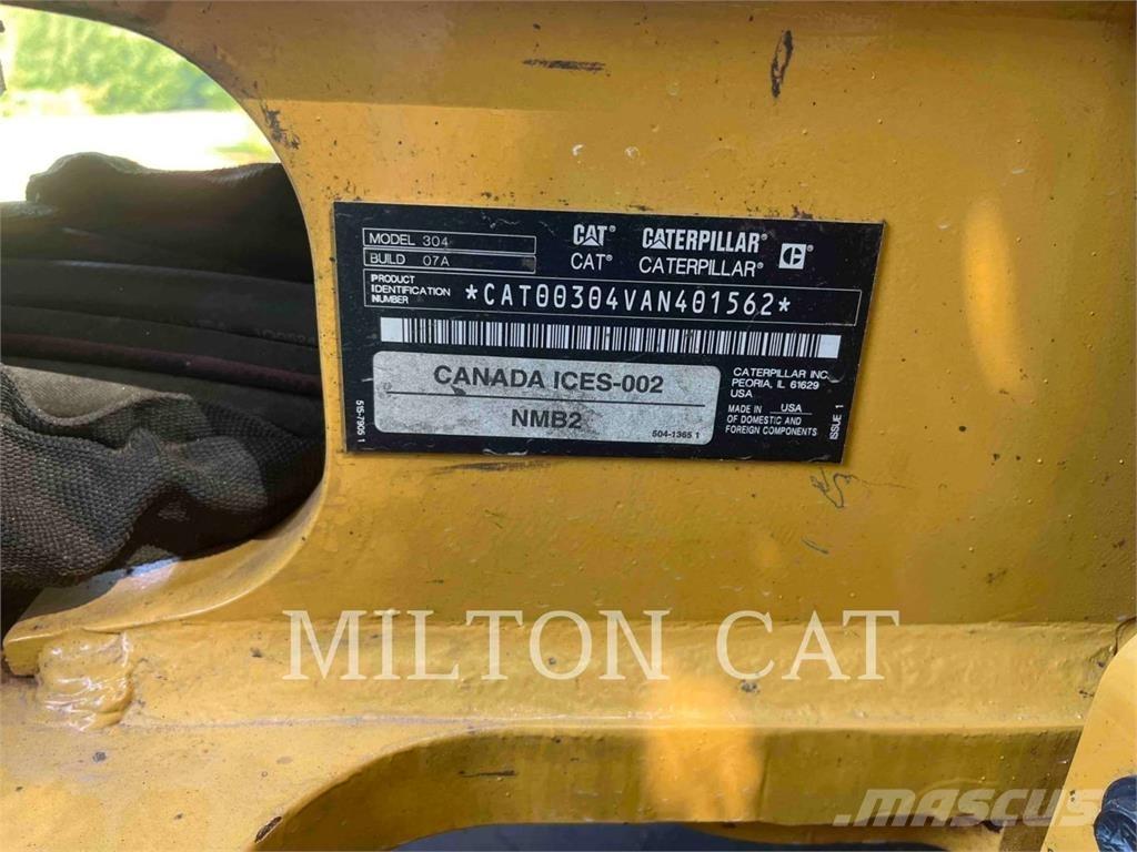 CAT 30407 حفارات زحافة