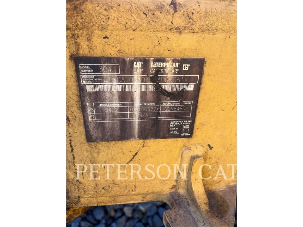CAT 304CR حفارات زحافة