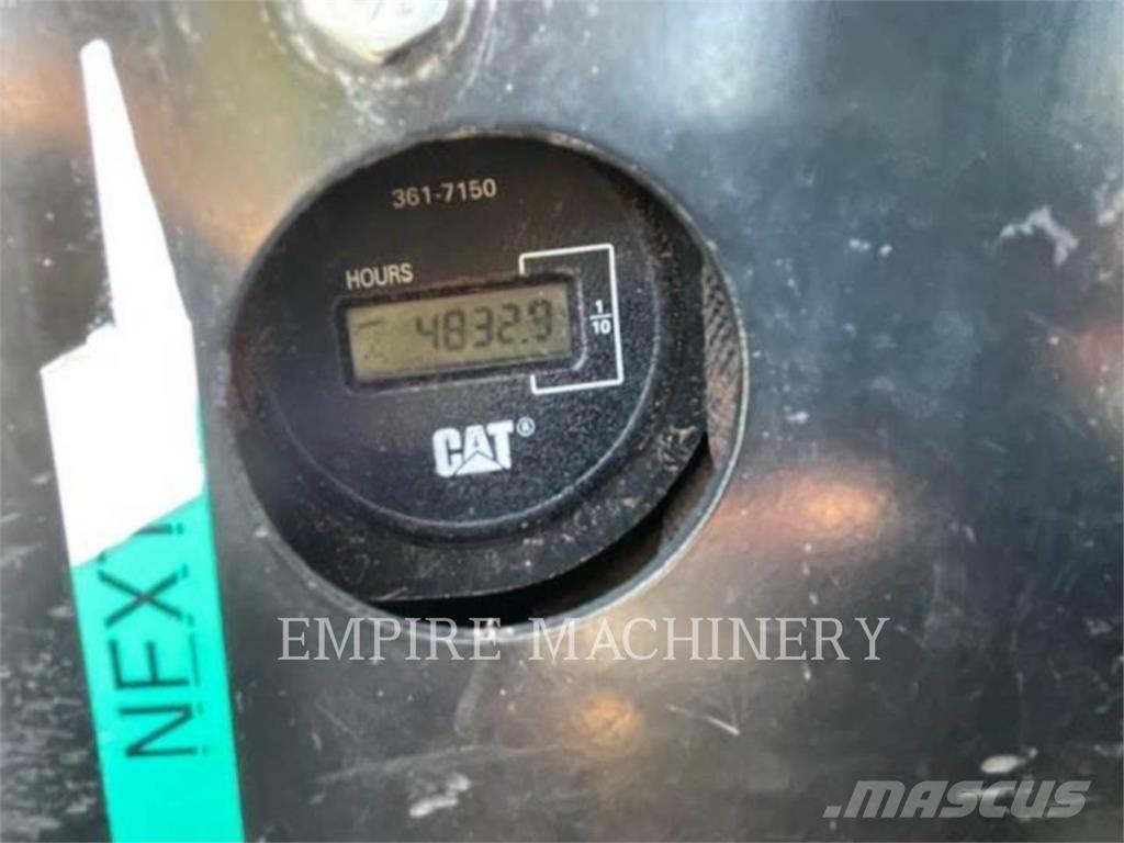 CAT 304D حفارات زحافة
