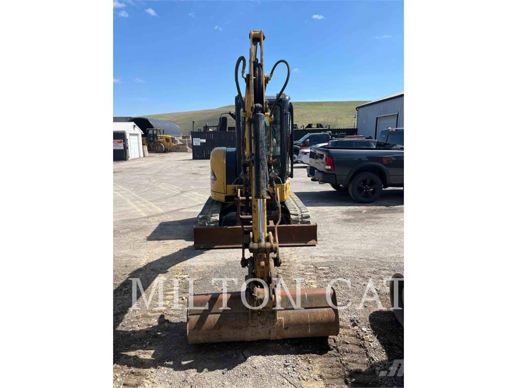 CAT 304DCR حفارات زحافة