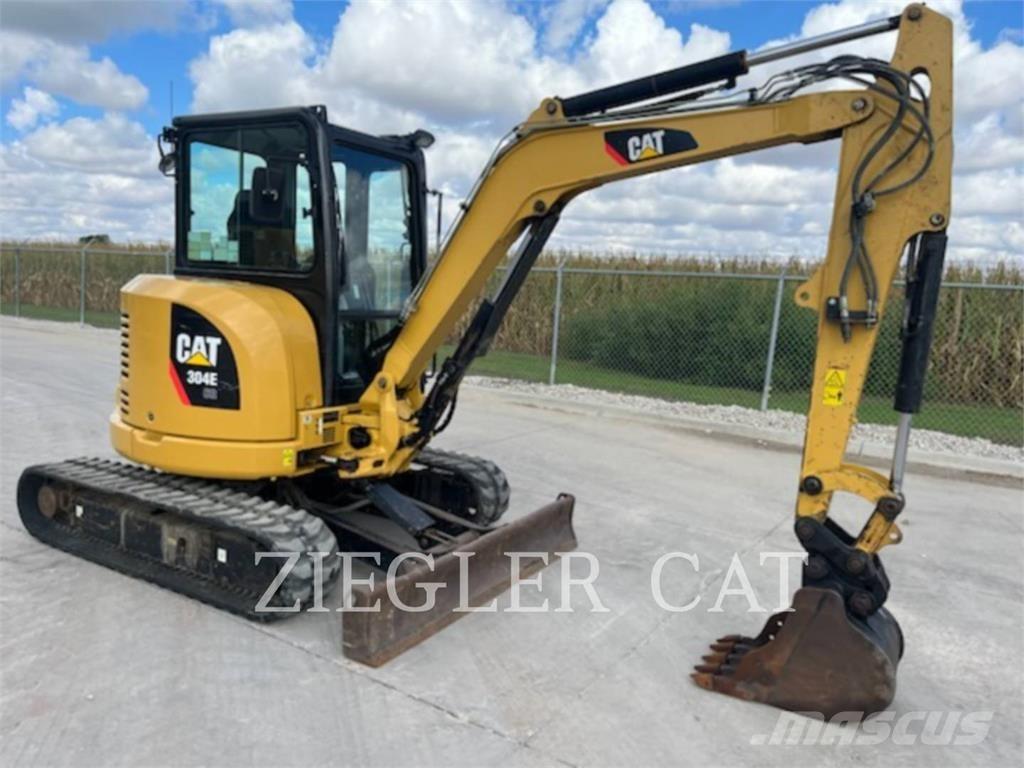 CAT 304E حفارات زحافة