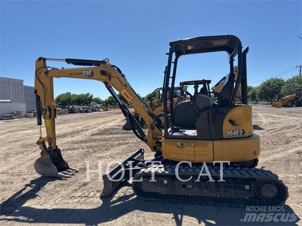 CAT 304E CR حفارات زحافة