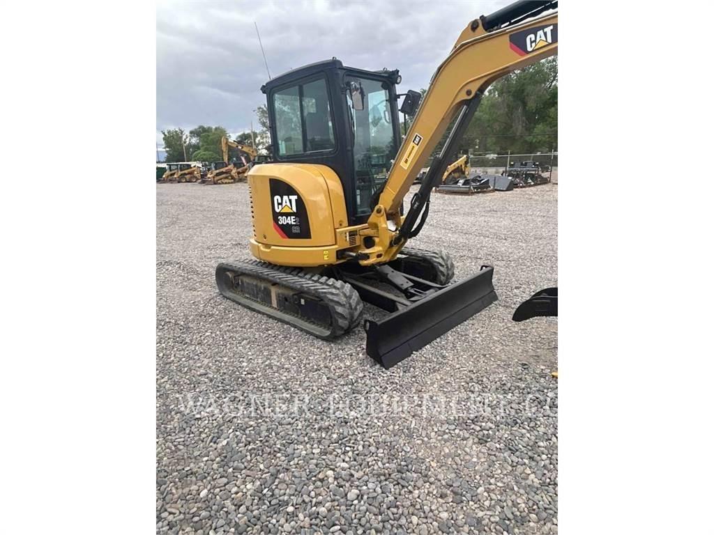 CAT 304E2 حفارات زحافة