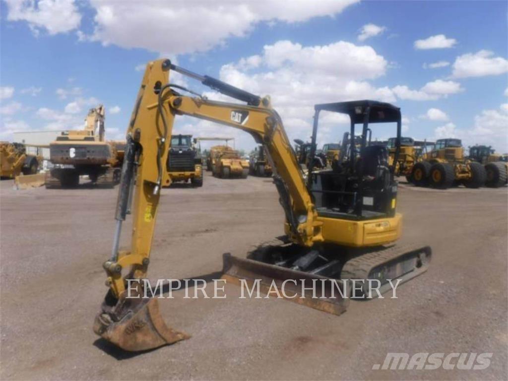 CAT 304E2 حفارات زحافة