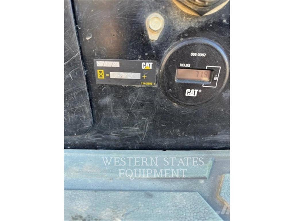 CAT 304E2 حفارات زحافة