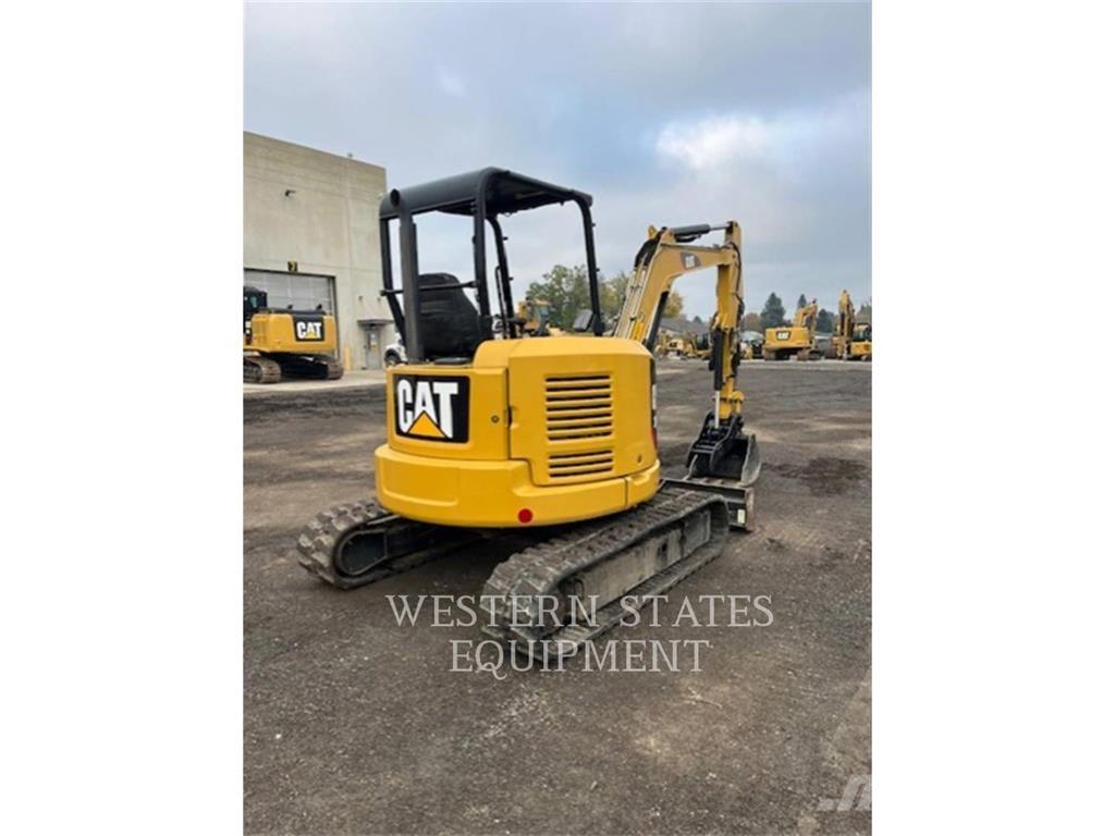 CAT 304E2 حفارات زحافة