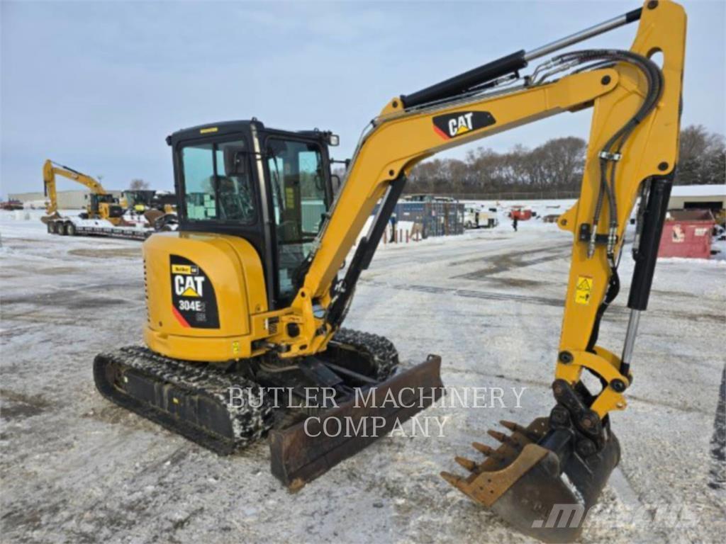 CAT 304E2 حفارات زحافة