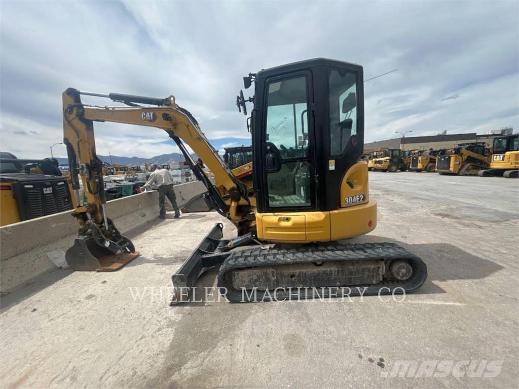 CAT 304E2 C3TH حفارات زحافة