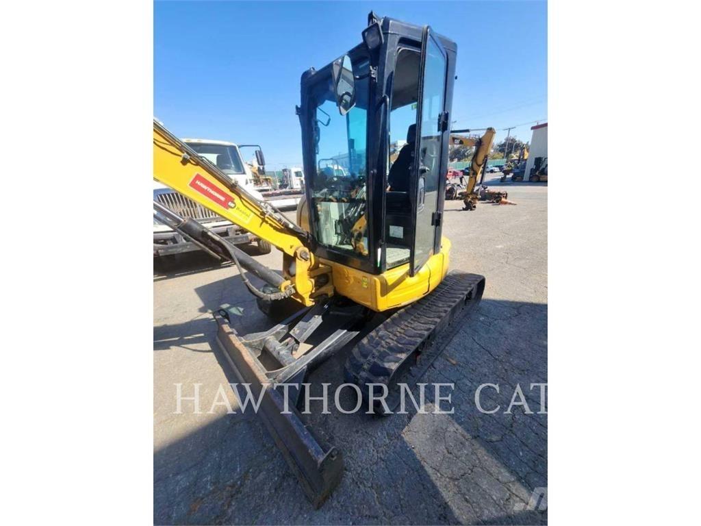 CAT 304E2 CAB حفارات زحافة