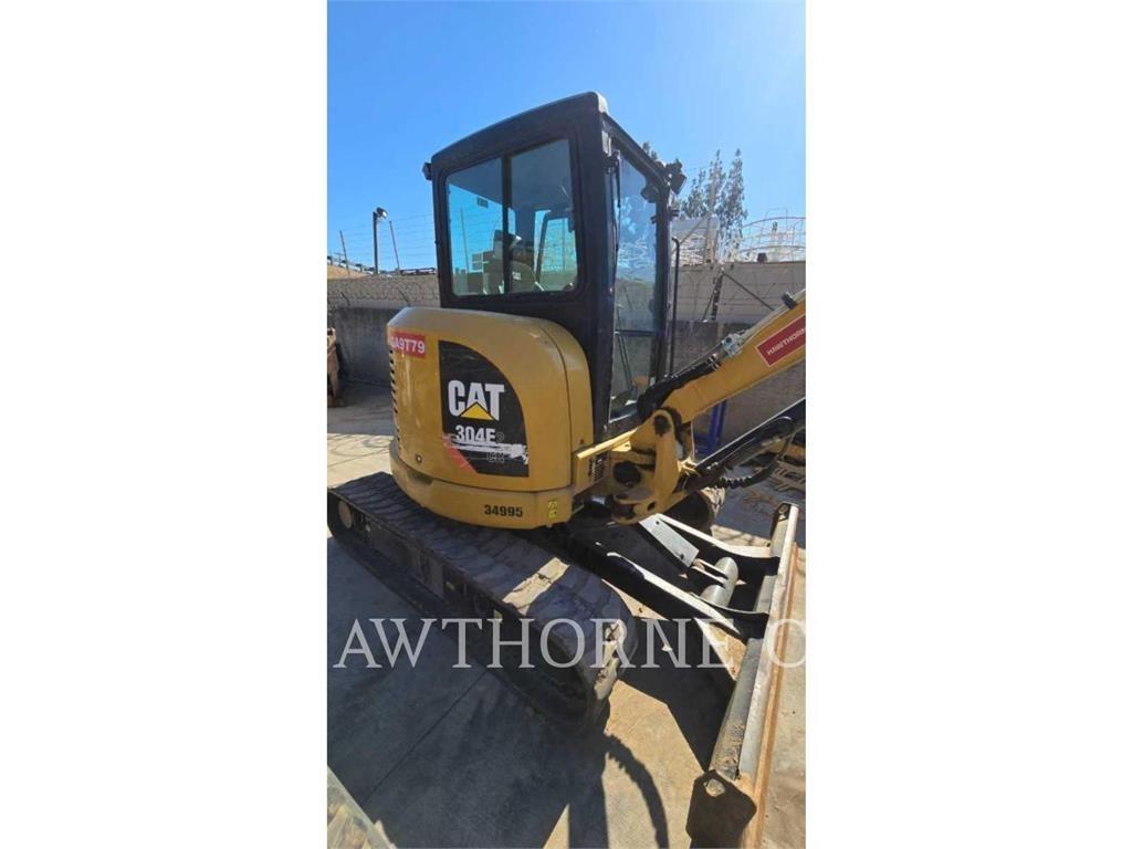CAT 304E2 CAB حفارات زحافة