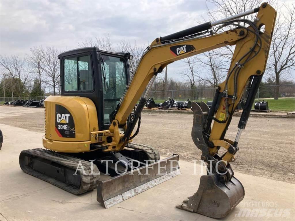 CAT 304E2 CR حفارات زحافة